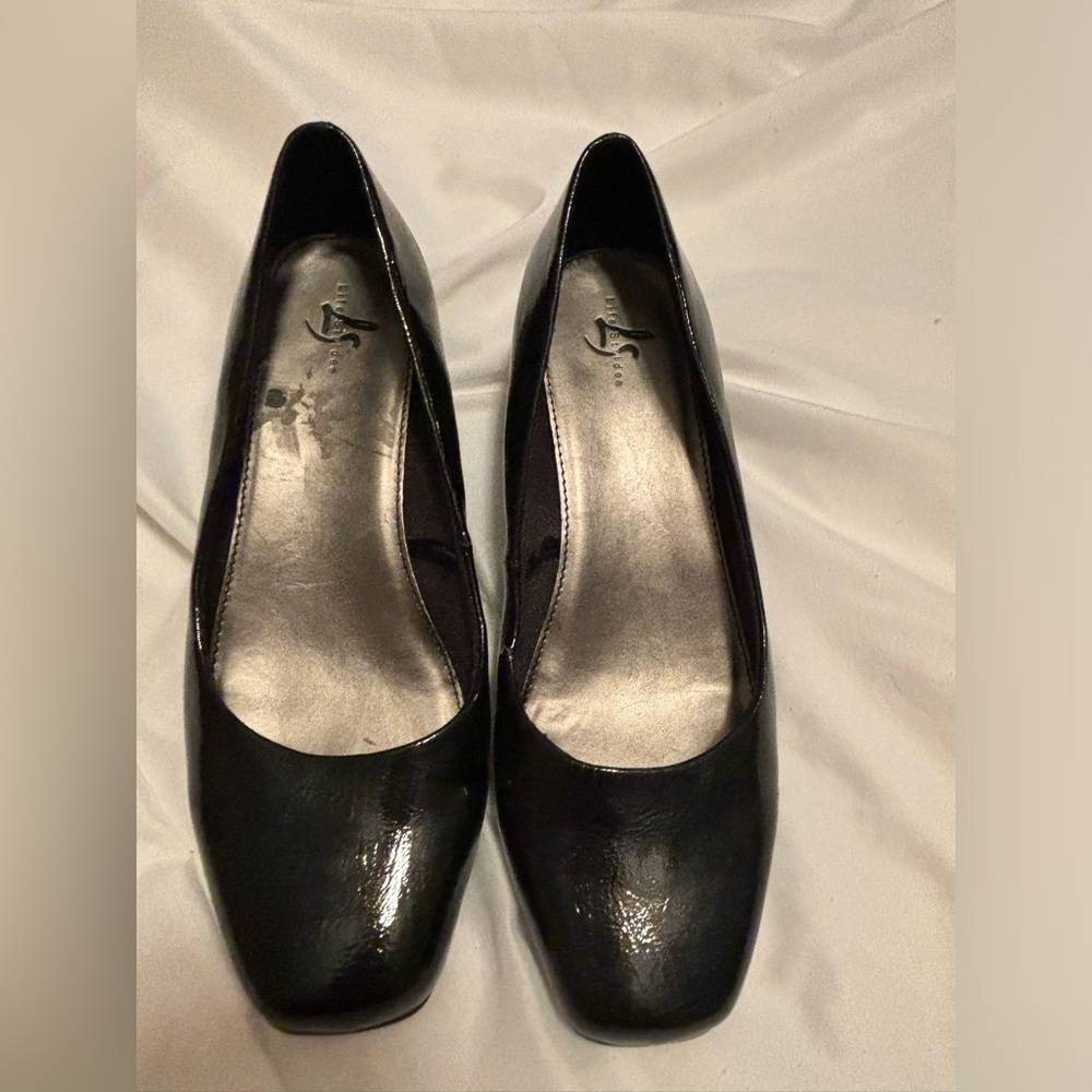 Women black wedges